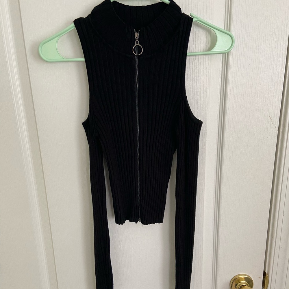Cold shoulder top